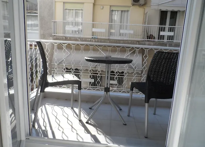 Laura Deluxe 塞萨洛尼基